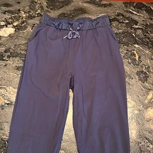 Lululemon On The Fly Pant - Size 6 - Navy